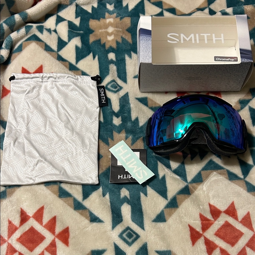 SMITH ChromaPop Goggles with Iridescent Blue Lens